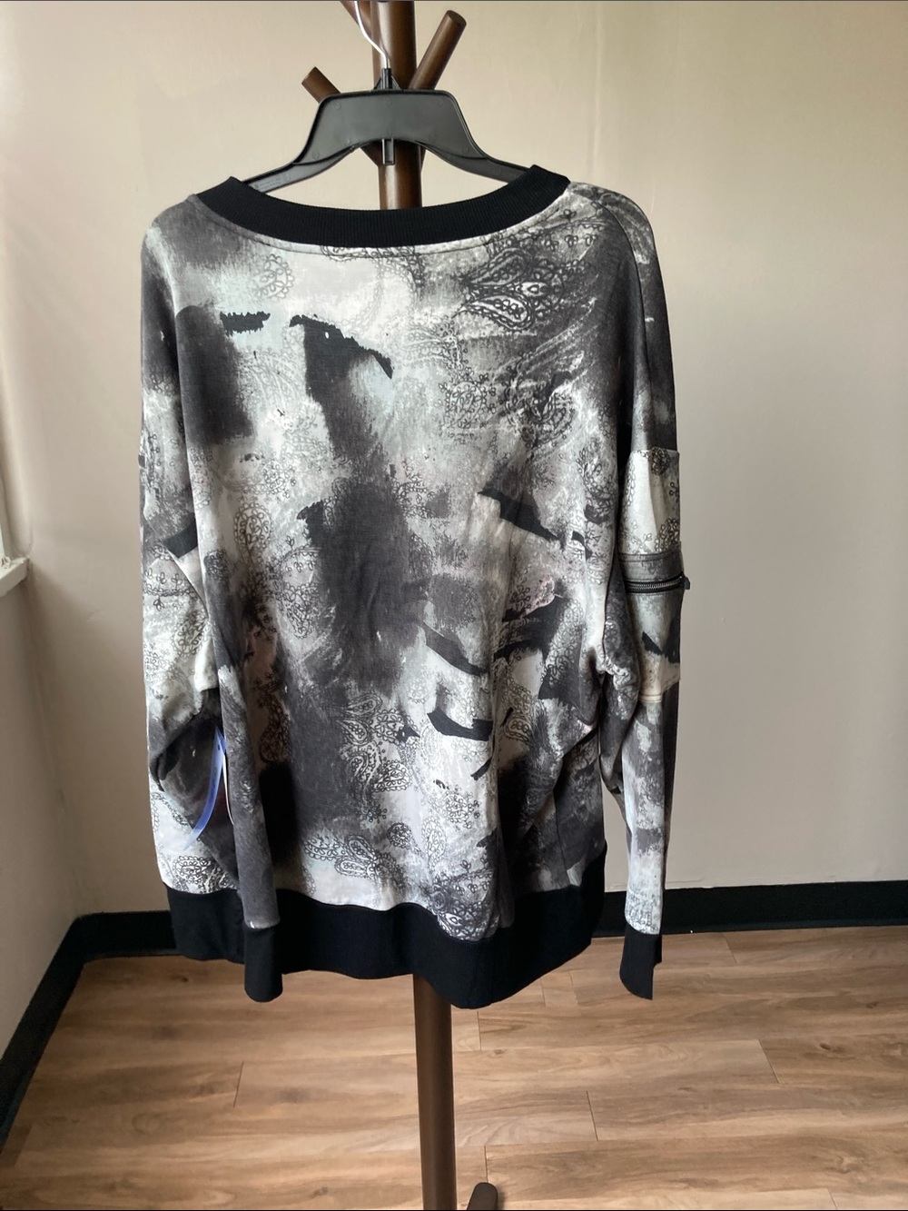 Nine West active paisley print pattern crewneck top zip pocket on sleeve 2X - Picture 13 of 17